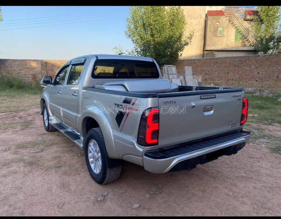 Toyota Hilux 2012 for Sale in Islamabad Toyota Hilux 2012 for Sale in Islamabad Image-10