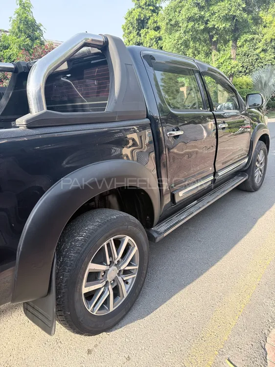 Toyota Hilux 2012 for Sale in Lahore Toyota Hilux 2012 for Sale in Lahore Image-2