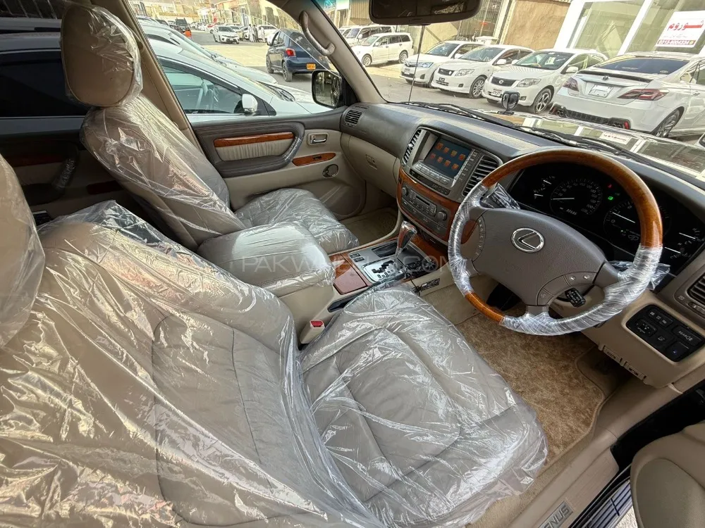 Toyota Land Cruiser 2004 for Sale in Quetta Toyota Land Cruiser 2004 for Sale in Quetta Image-12