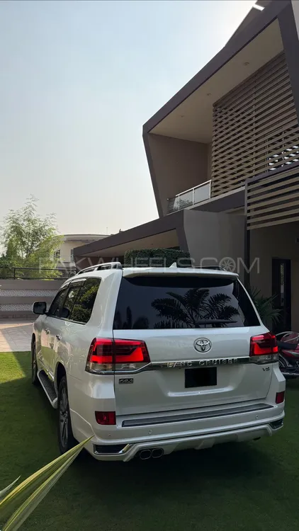 Toyota Land Cruiser 2016 for Sale in Lahore Toyota Land Cruiser 2016 for Sale in Lahore Image-6
