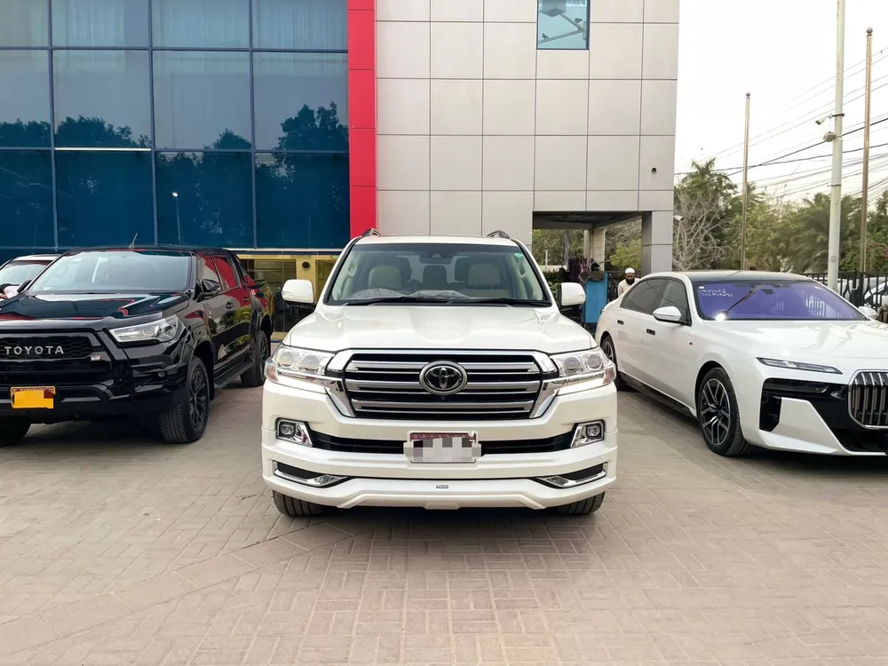 Toyota Land Cruiser 2017 for Sale in Karachi Toyota Land Cruiser 2017 for Sale in Karachi Image-3