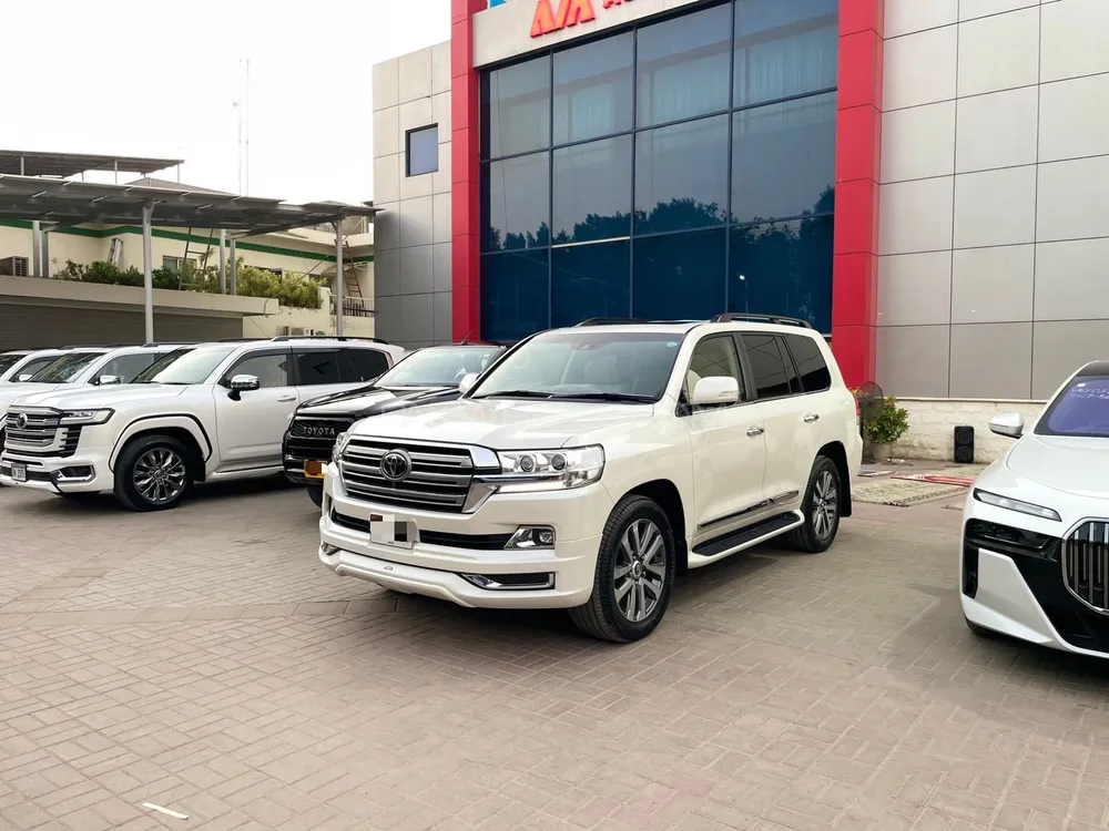 Toyota Land Cruiser 2017 for Sale in Karachi Toyota Land Cruiser 2017 for Sale in Karachi Image-2