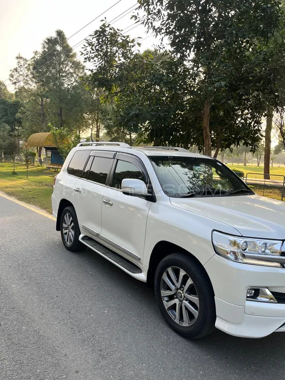 Toyota Land Cruiser 2019 for Sale in Sialkot Toyota Land Cruiser 2019 for Sale in Sialkot Image-2