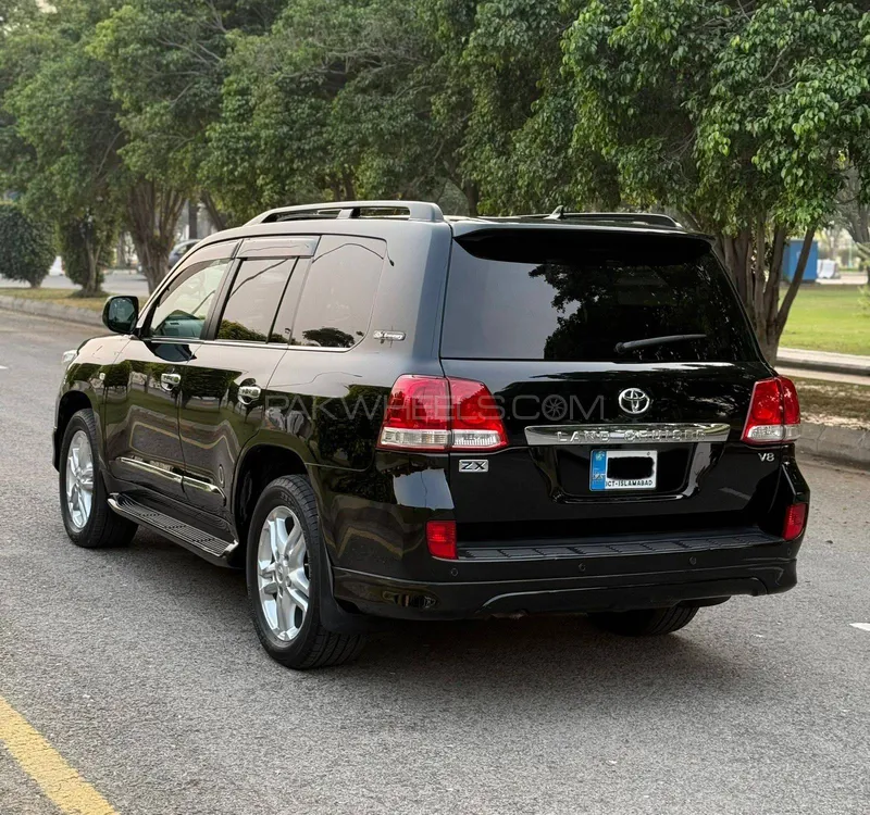 Toyota Land Cruiser 2010 for Sale in Lahore Toyota Land Cruiser 2010 for Sale in Lahore Image-3
