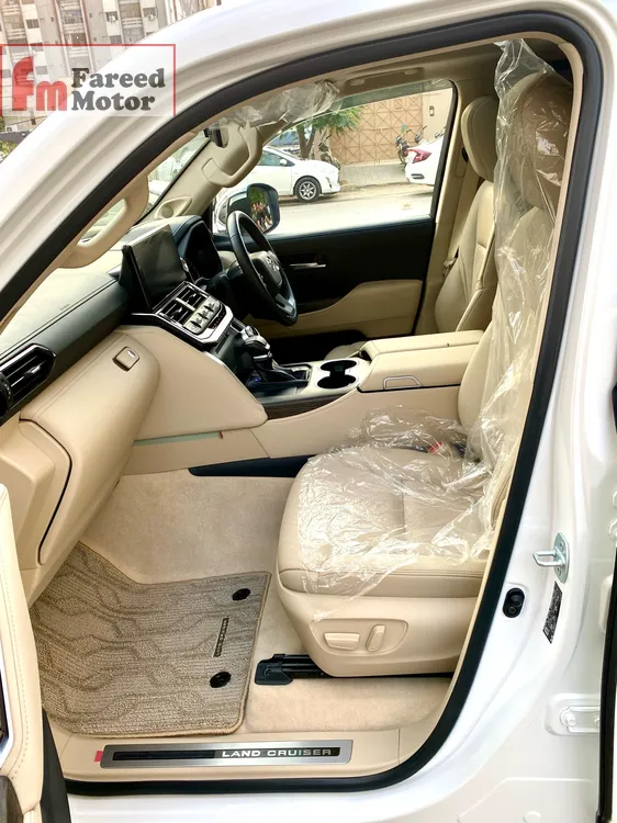 Toyota Land Cruiser 2022 for Sale in Karachi Toyota Land Cruiser 2022 for Sale in Karachi Image-15