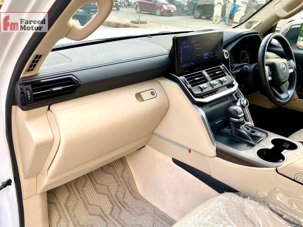 Toyota Land Cruiser 2022 for Sale in Karachi Toyota Land Cruiser 2022 for Sale in Karachi Image-14