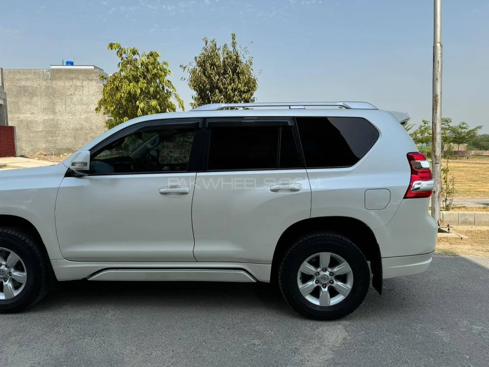 Toyota Prado 2013 for Sale in Multan Toyota Prado 2013 for Sale in Multan Image-6