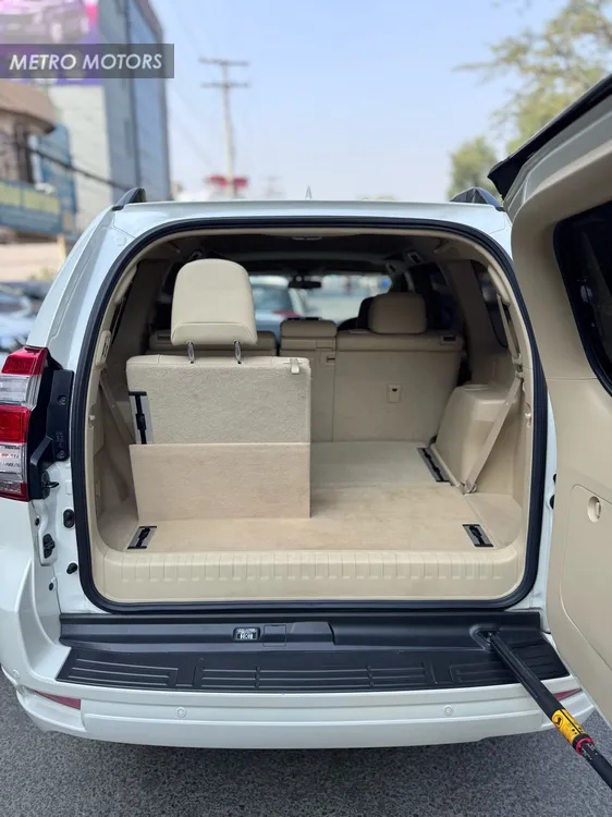 Toyota Prado 2015 for Sale in Lahore Toyota Prado 2015 for Sale in Lahore Image-10