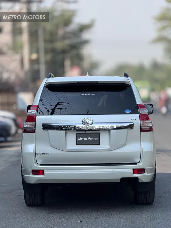 Toyota Prado 2015 for Sale in Lahore Toyota Prado 2015 for Sale in Lahore Image-13