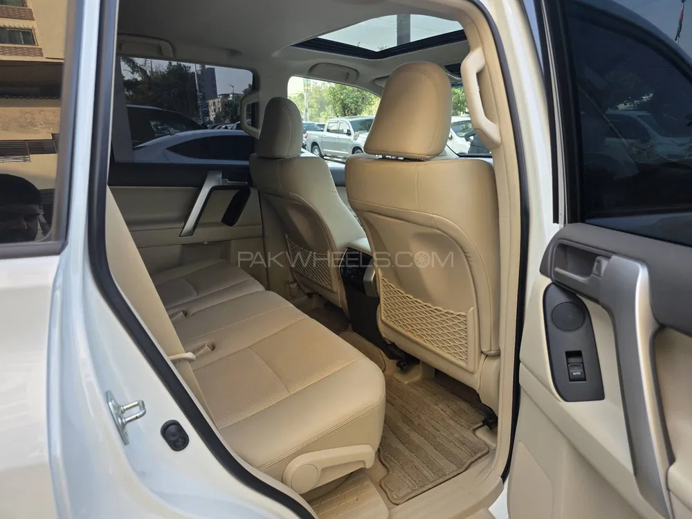 Toyota Prado 2021 for Sale in Karachi Toyota Prado 2021 for Sale in Karachi Image-11