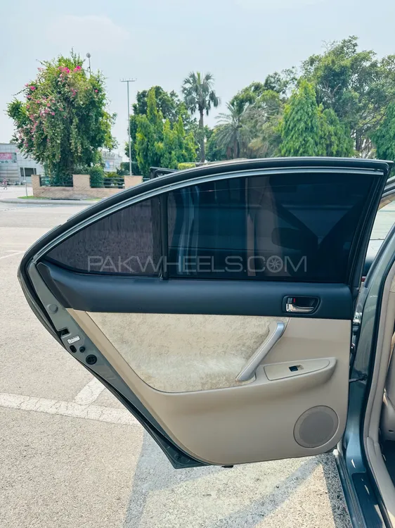 Toyota Premio 2004 for Sale in Lahore Toyota Premio 2004 for Sale in Lahore Image-10