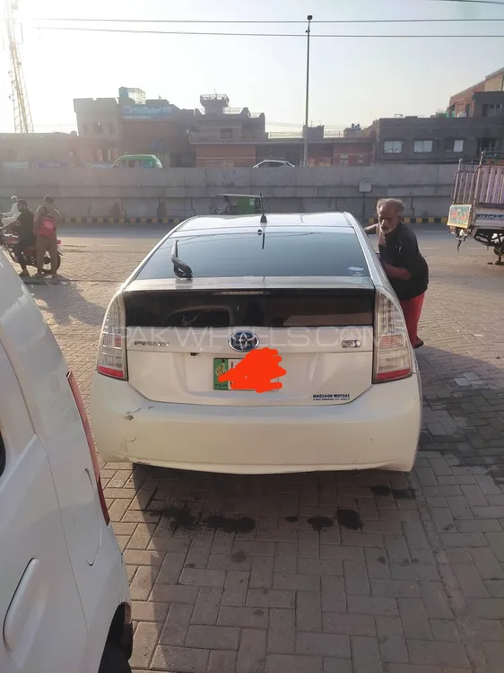 Toyota Prius 2011 for Sale in Lahore Toyota Prius 2011 for Sale in Lahore Image-6