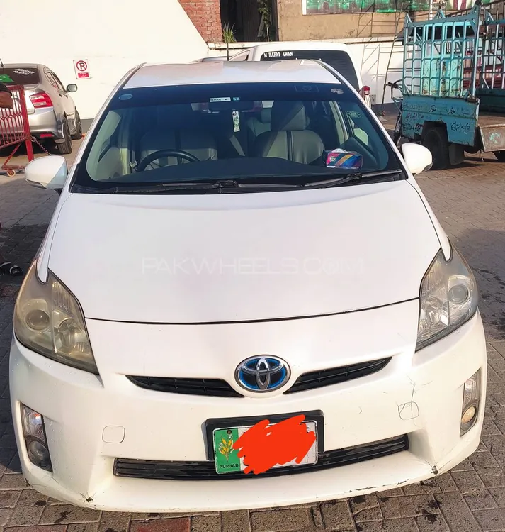 Toyota Prius 2011 for Sale in Lahore Toyota Prius 2011 for Sale in Lahore Image-7