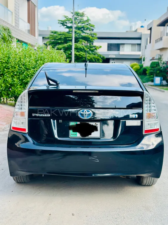 Toyota Prius 2011 for Sale in Faisalabad Toyota Prius 2011 for Sale in Faisalabad Image-1