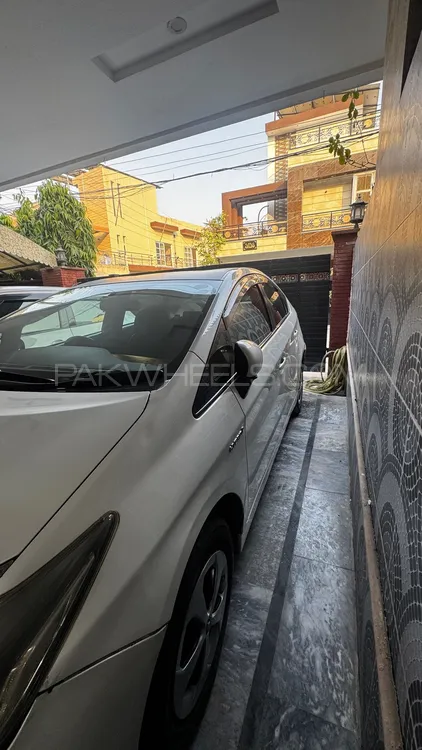 Toyota Prius 2012 for Sale in Lahore Toyota Prius 2012 for Sale in Lahore Image-4