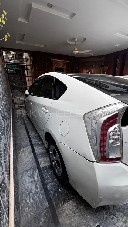 Toyota Prius 2012 for Sale in Lahore Toyota Prius 2012 for Sale in Lahore Image-8