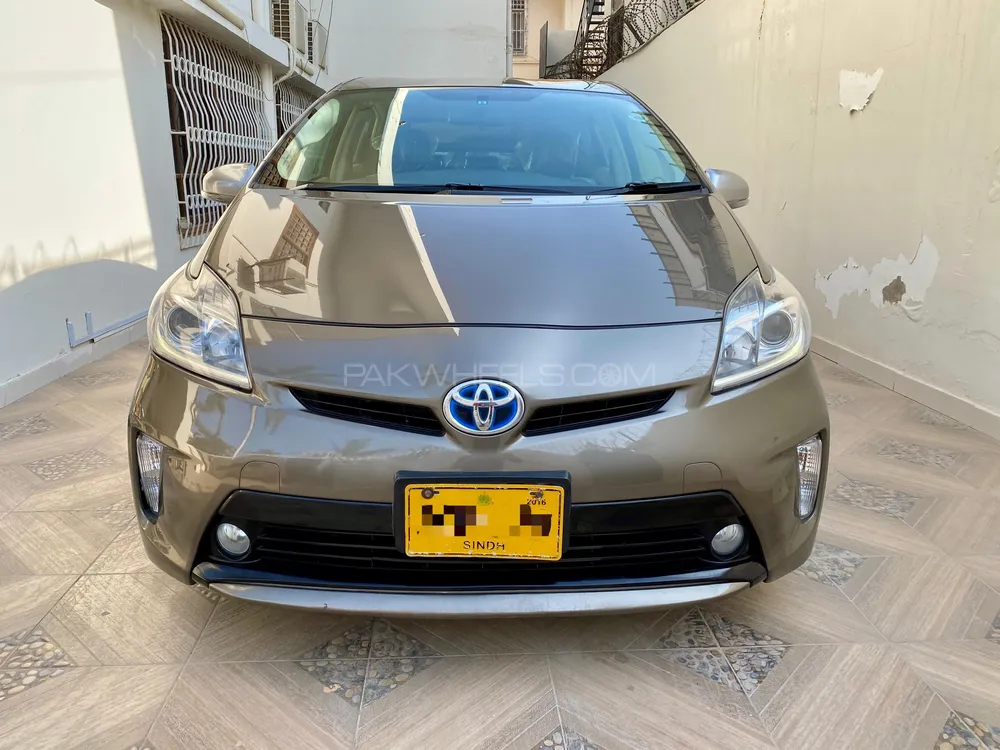 Toyota Prius 2013 for Sale in Karachi Toyota Prius 2013 for Sale in Karachi Image-4
