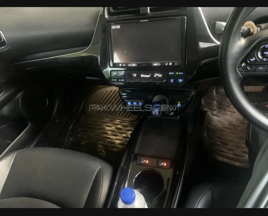 Toyota Prius 2019 for Sale in Peshawar Toyota Prius 2019 for Sale in Peshawar Image-7