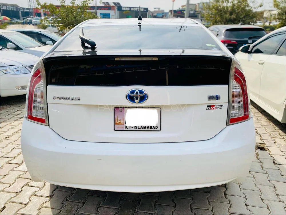 Toyota Prius 2014 for Sale in Peshawar Toyota Prius 2014 for Sale in Peshawar Image-12