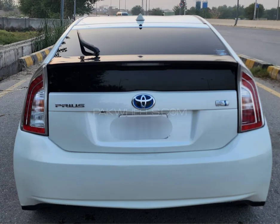 Toyota Prius 2012 for Sale in Peshawar Toyota Prius 2012 for Sale in Peshawar Image-6