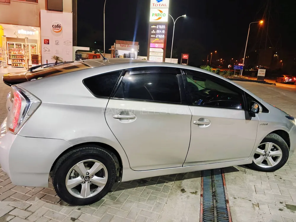 Toyota Prius 2012 for Sale in Rawalpindi Toyota Prius 2012 for Sale in Rawalpindi Image-7