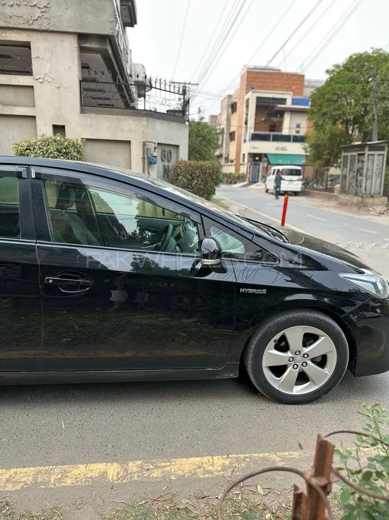 Toyota Prius 2010 for Sale in Lahore Toyota Prius 2010 for Sale in Lahore Image-16