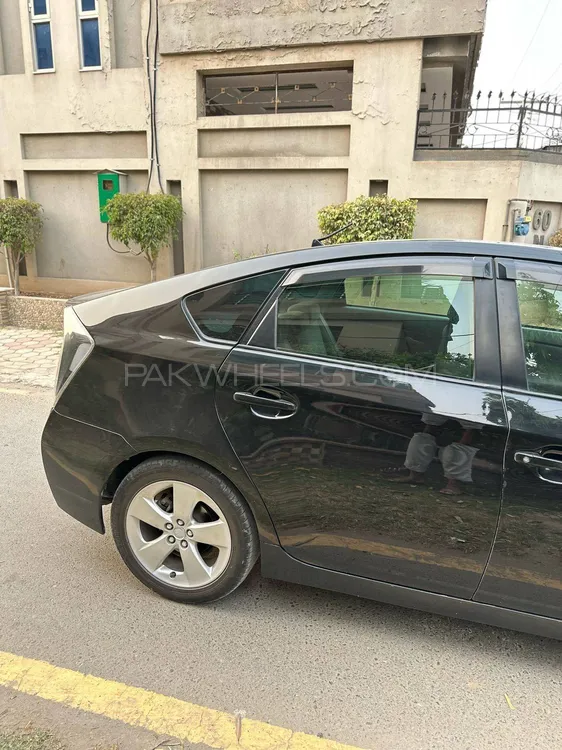 Toyota Prius 2010 for Sale in Lahore Toyota Prius 2010 for Sale in Lahore Image-17