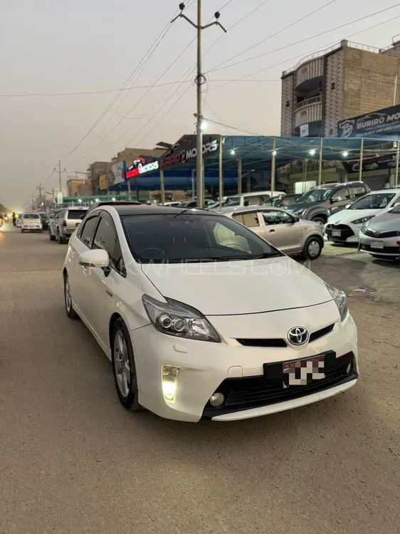 Toyota Prius 2015 for Sale in Karachi Toyota Prius 2015 for Sale in Karachi Image-3
