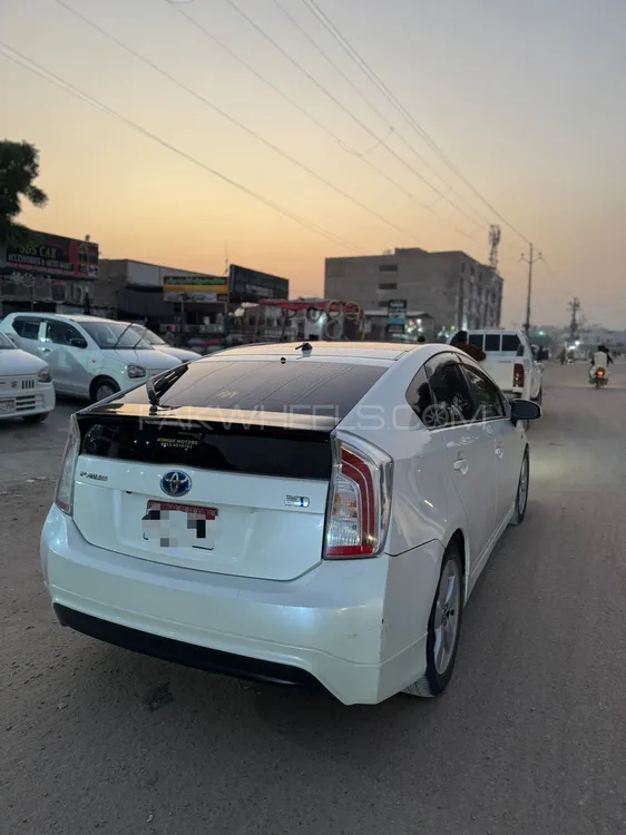 Toyota Prius 2015 for Sale in Karachi Toyota Prius 2015 for Sale in Karachi Image-5