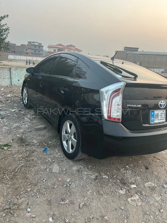 Toyota Prius 2014 for Sale in Peshawar Toyota Prius 2014 for Sale in Peshawar Image-6