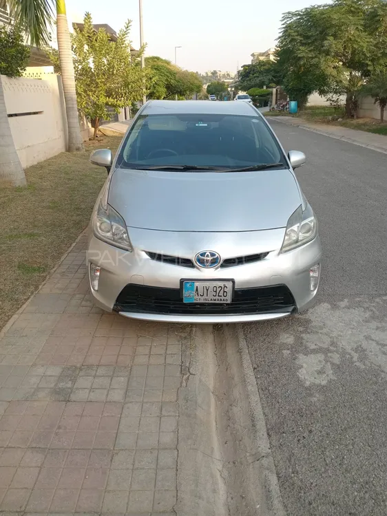 Toyota Prius 2013 for Sale in Islamabad Toyota Prius 2013 for Sale in Islamabad Image-1