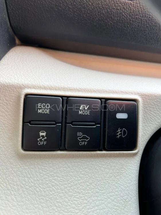 Toyota Sienta 2015 for Sale in Islamabad Toyota Sienta 2015 for Sale in Islamabad Image-16