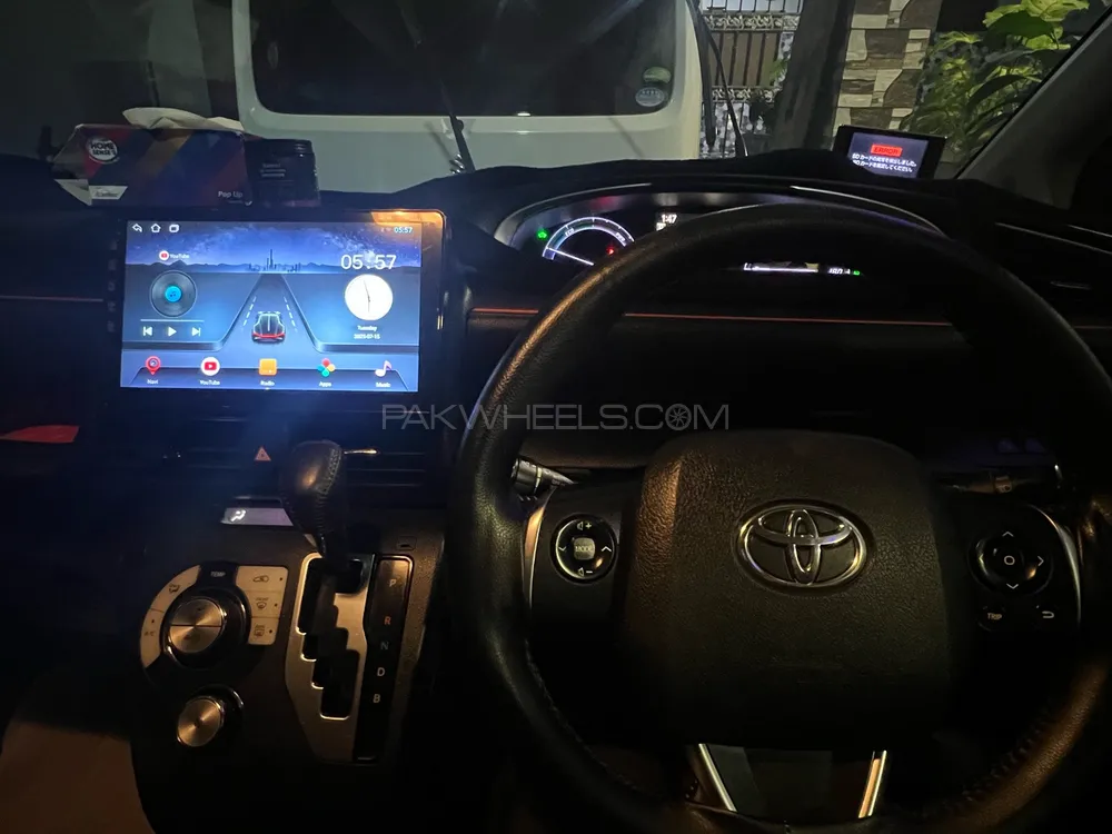 Toyota Sienta 2018 for Sale in Karachi Toyota Sienta 2018 for Sale in Karachi Image-1