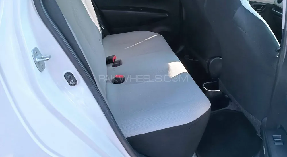 Toyota Vitz 2011 for Sale in Karachi Toyota Vitz 2011 for Sale in Karachi Image-7