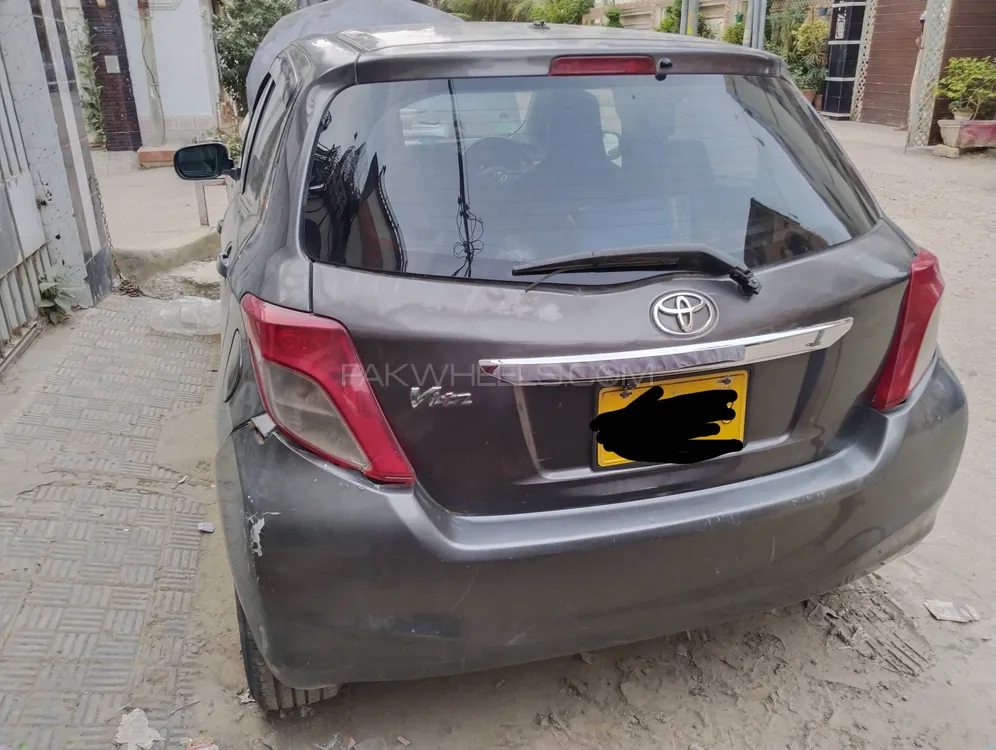 Toyota Vitz 2012 for Sale in Karachi Image-1