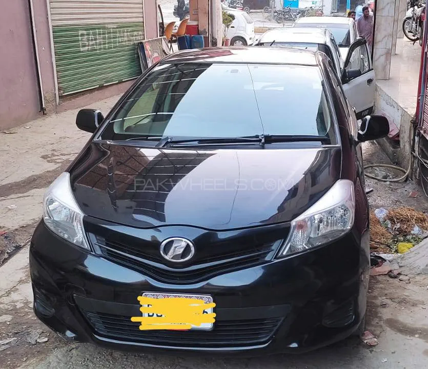 Toyota Vitz 2013 for Sale in Dera ismail khan Toyota Vitz 2013 for Sale in Dera ismail khan Image-10