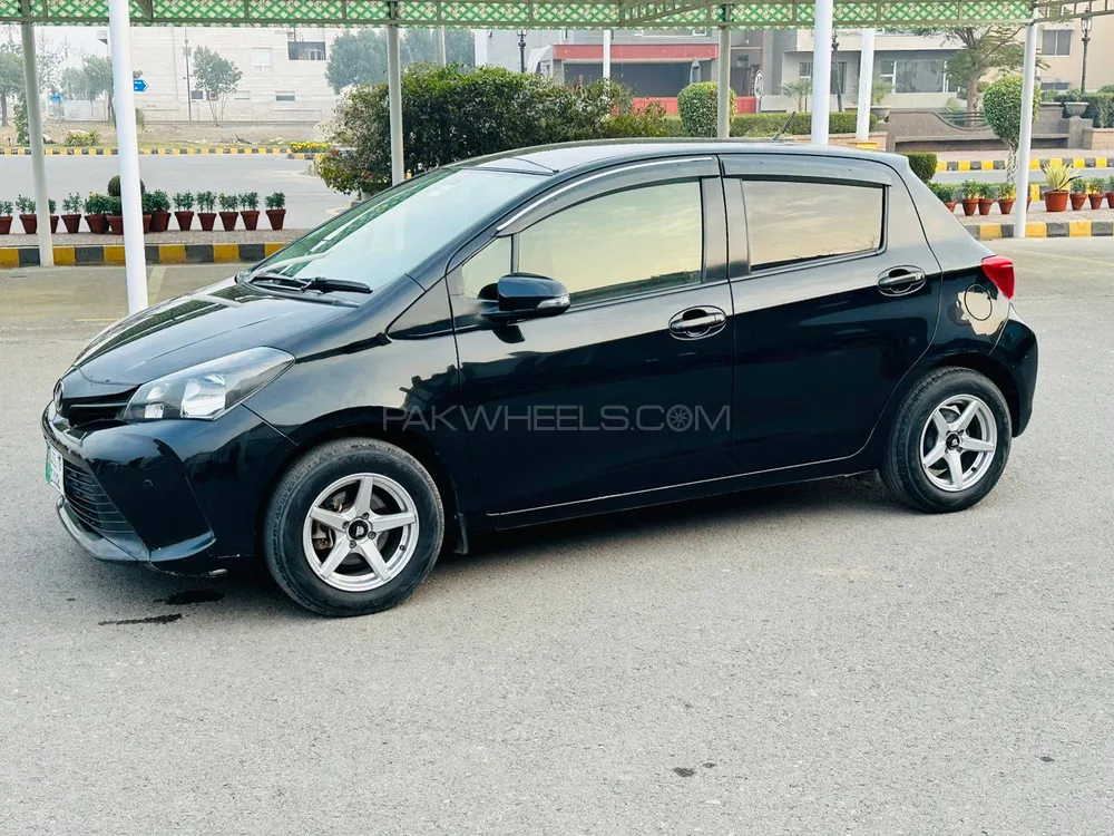 Toyota Vitz 2014 for Sale in Lahore Toyota Vitz 2014 for Sale in Lahore Image-5