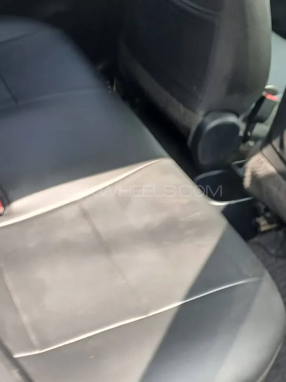 Toyota Vitz 2015 for Sale in Lahore Toyota Vitz 2015 for Sale in Lahore Image-11