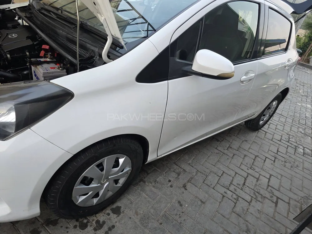 Toyota Vitz 2015 for Sale in Sargodha Toyota Vitz 2015 for Sale in Sargodha Image-4