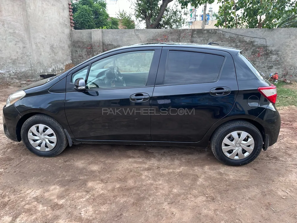 Toyota Vitz 2018 for Sale in Faisalabad Toyota Vitz 2018 for Sale in Faisalabad Image-4