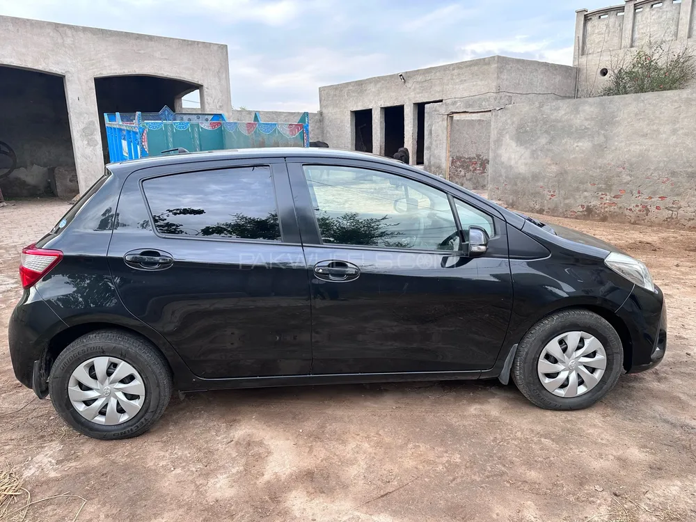 Toyota Vitz 2018 for Sale in Faisalabad Toyota Vitz 2018 for Sale in Faisalabad Image-2