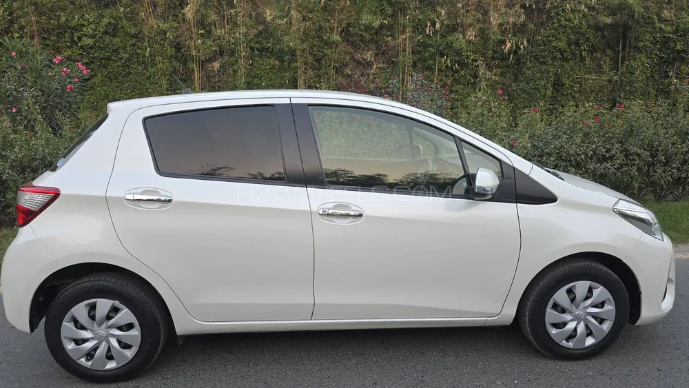 Toyota Vitz 2019 for Sale in Lahore Toyota Vitz 2019 for Sale in Lahore Image-8