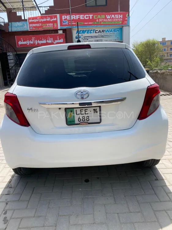 Toyota Vitz 2014 for Sale in Sialkot Toyota Vitz 2014 for Sale in Sialkot Image-4