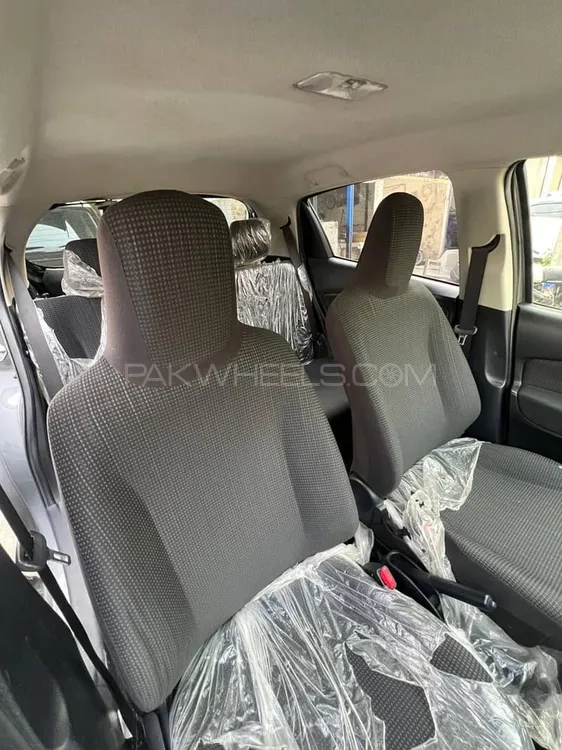 Toyota Vitz 2017 for Sale in Sargodha Toyota Vitz 2017 for Sale in Sargodha Image-4