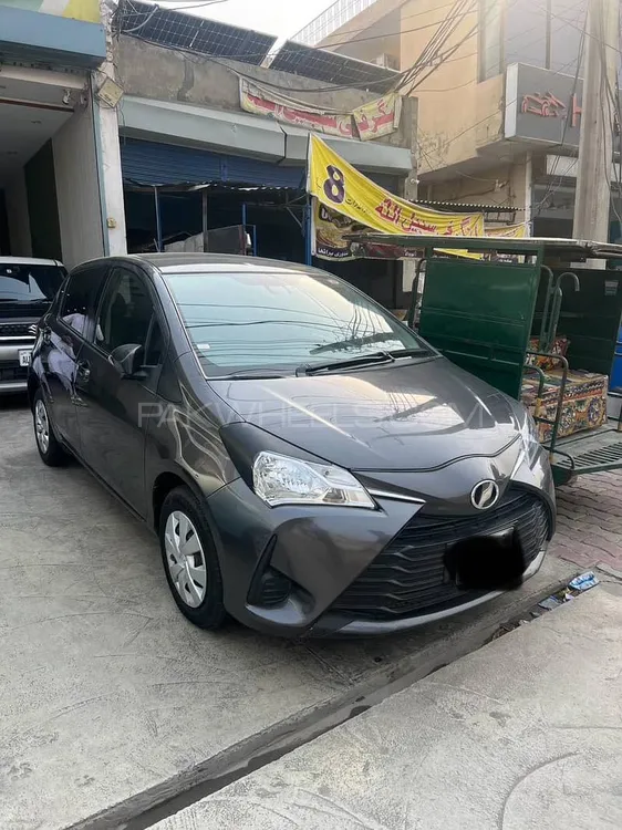 Toyota Vitz 2017 for Sale in Sargodha Toyota Vitz 2017 for Sale in Sargodha Image-1