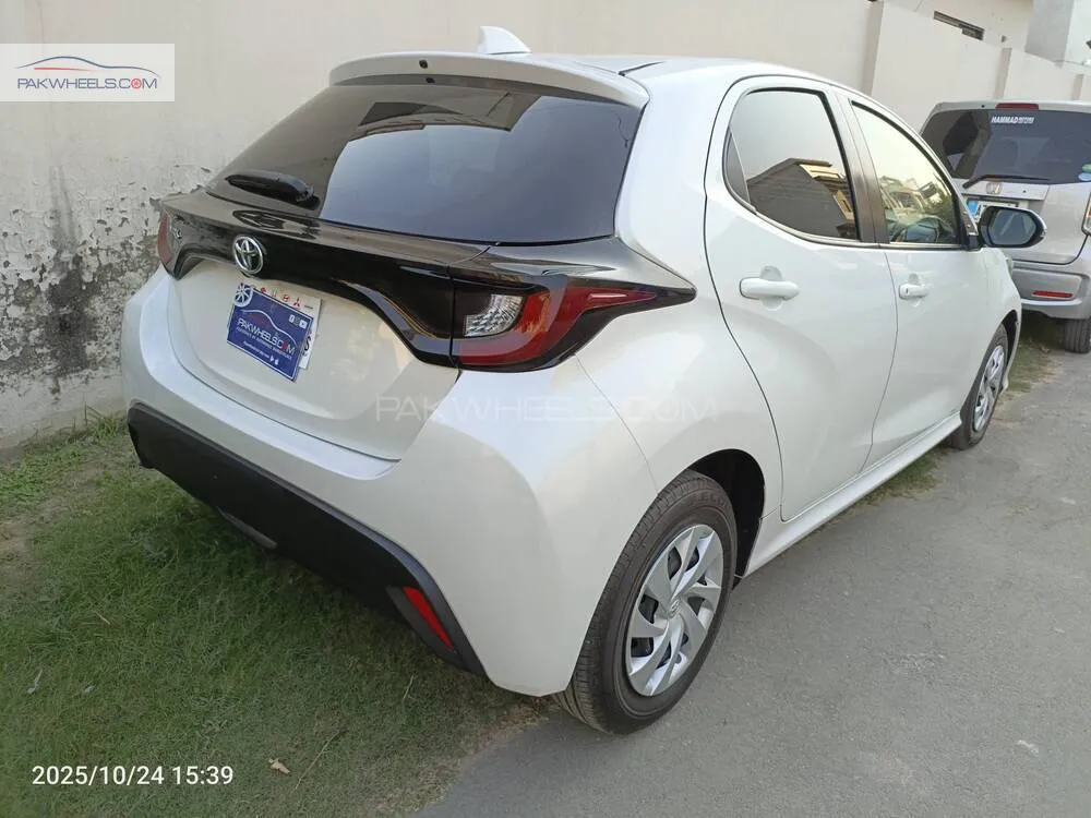 ٹویوٹا یارس ہیچ بیک 2023 for Sale in گجرانوالہ ٹویوٹا یارس ہیچ بیک 2023 for Sale in گجرانوالہ Image-4