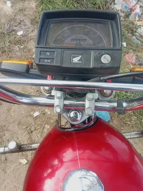 Honda CD 70 2023