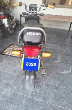 Honda CD 70 2023