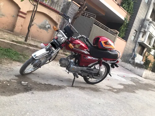 Honda CD 70 2025