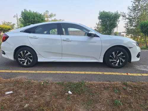 Honda Civic Oriel 1.8 i-VTEC CVT 2017